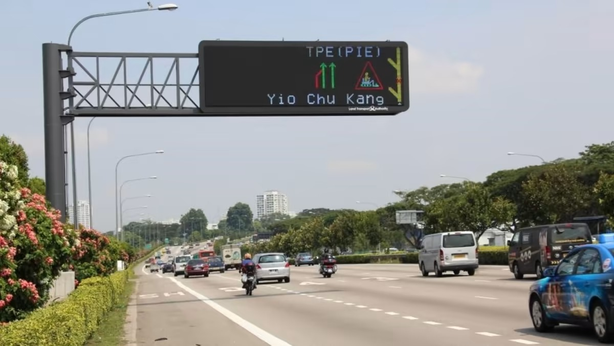 Travel Information Display (TID) on expressways