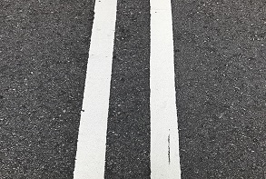Continuous double white line