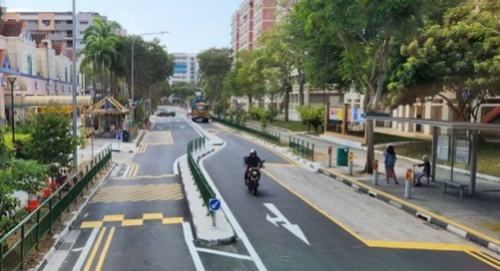 Linear Bus Stop at Tampines Street 32