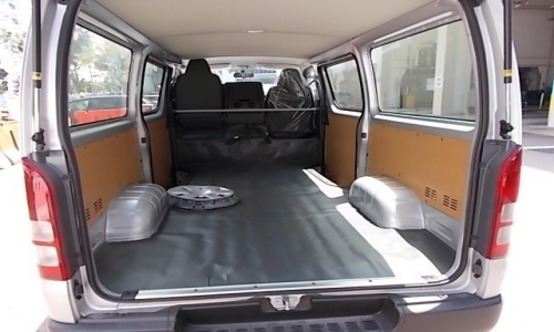 Side windows and partitions Side windows and partition